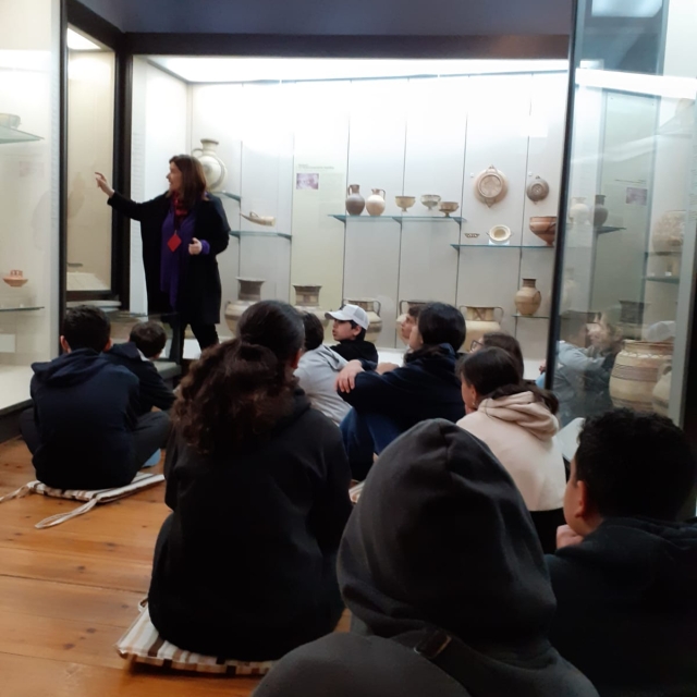 Η εποχή του χαλκού στην Κύπρο χωρίς βιβλίο: Πώς η Αρχαιολογία δίνει φωνή στο παρελθόν. Αλληλεπιδραστική διάλεξη της Καθηγήτριας του Πανεπιστημίου Κύπρου και νυν Υφυπουργού Πολιτισμού κ. Βασιλικής Κασσιανίδου  